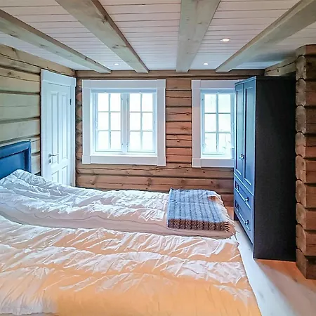 Nice In With House A Mountain View Feriehus Noresund